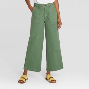 NWT! Green wide leg jeans 👒